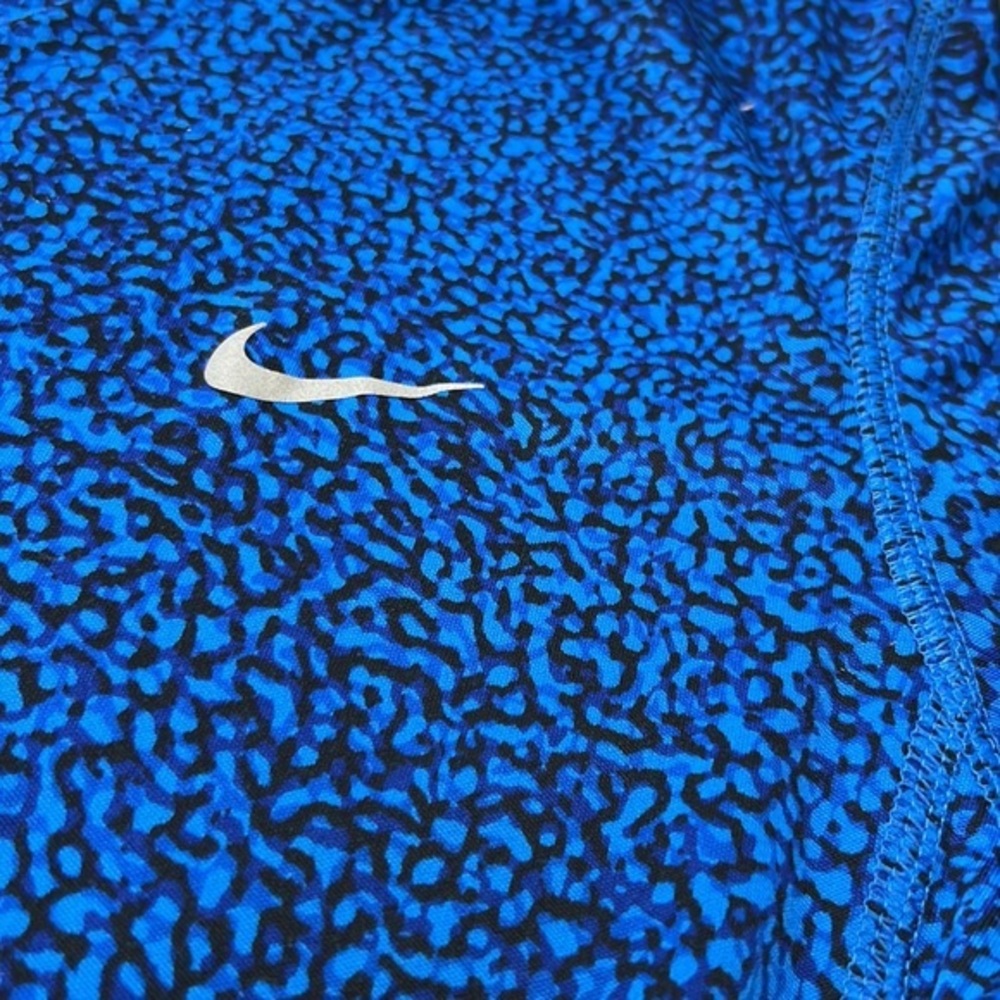 Nike‎ - Picture 2 of 7
